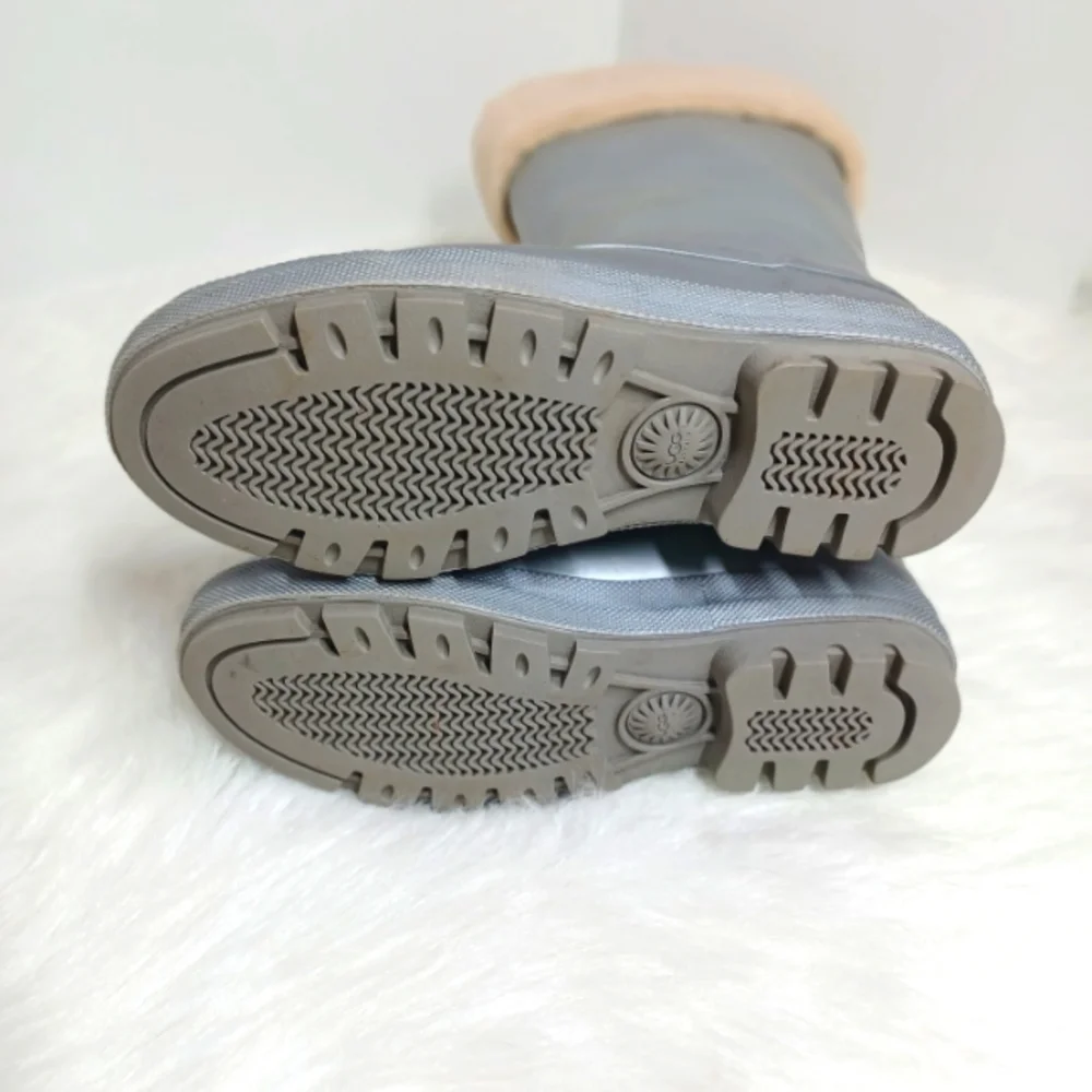 Ugg Australia Rare Snow Boots Silver Women's Size 6